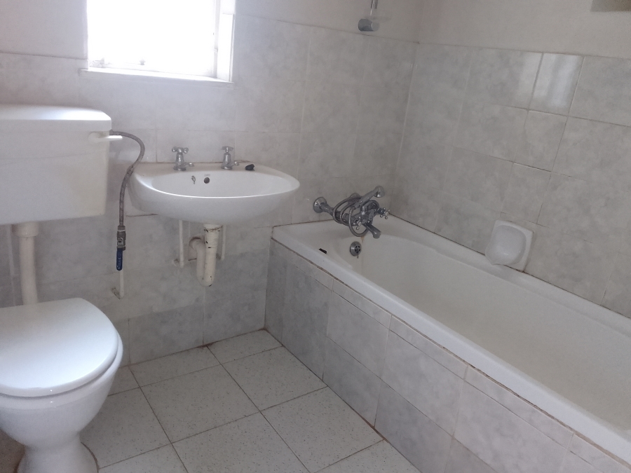 2 Bedroom Property for Sale in Geelhoutpark North West